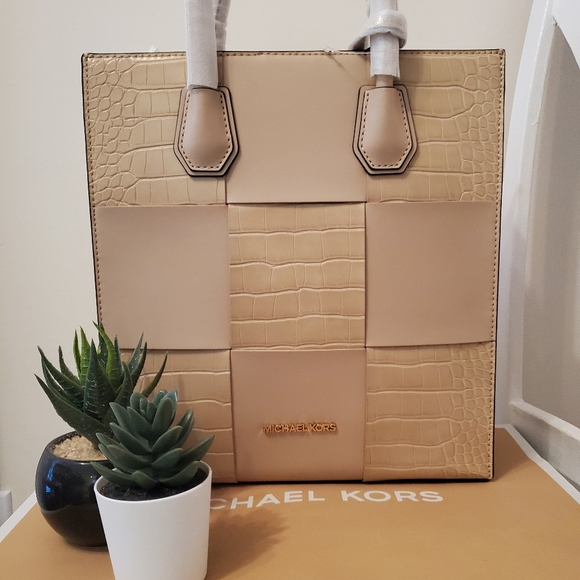 MK Mercer Large Satchel - Picture 2 of 3